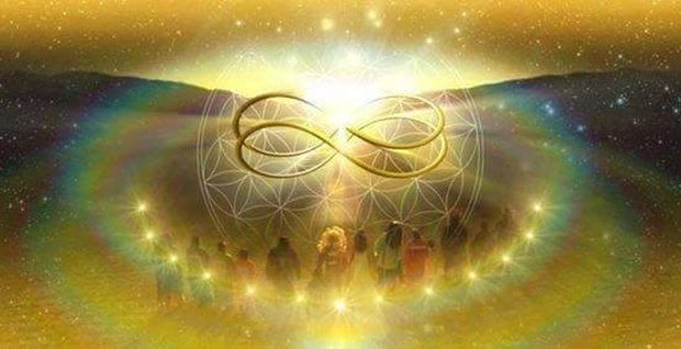 Símbolo de infinito envolto por luz e formas geométricas, representando integração interior, espiritualidade e plenitude